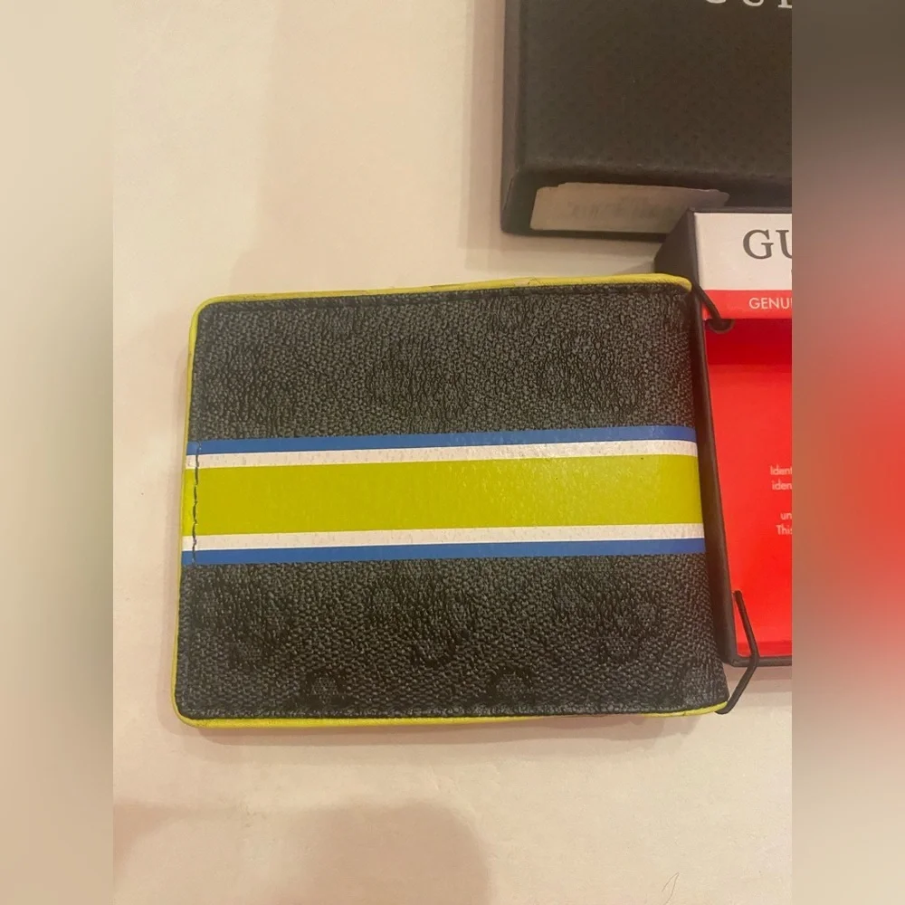 Guess Genuine Leather Wallet RFID Protection Black and Green/Yellow NWT‎